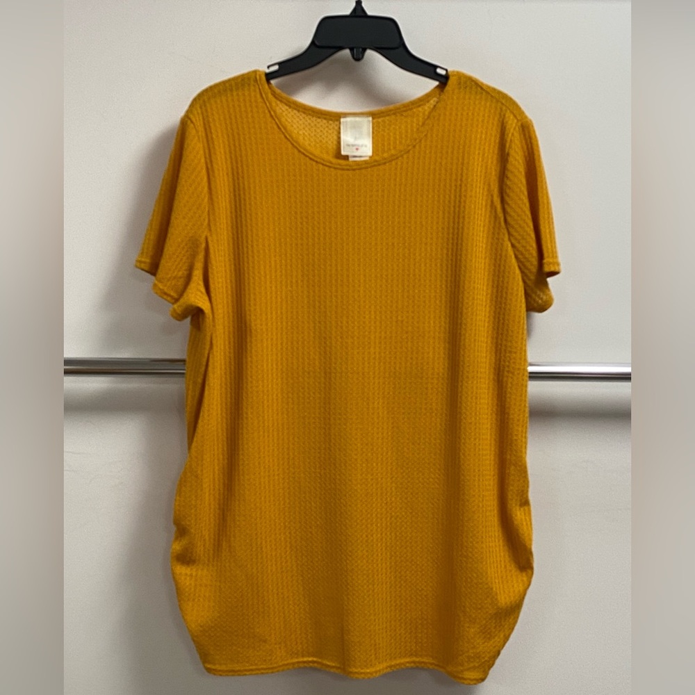 Short Sleeve Side Cinch Waffle Top Woman’s tee